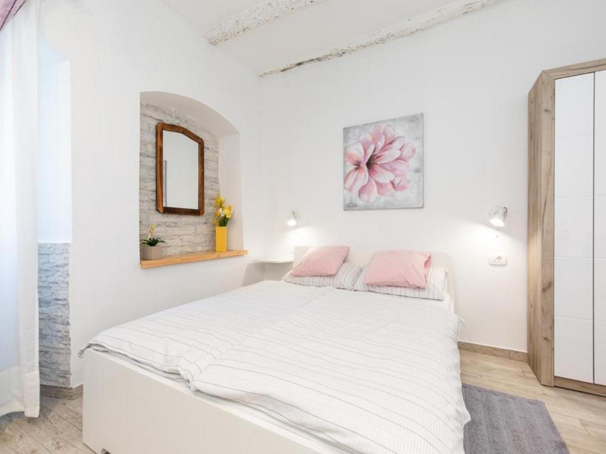 Studio Apartment Sisi Опатия Экстерьер фото